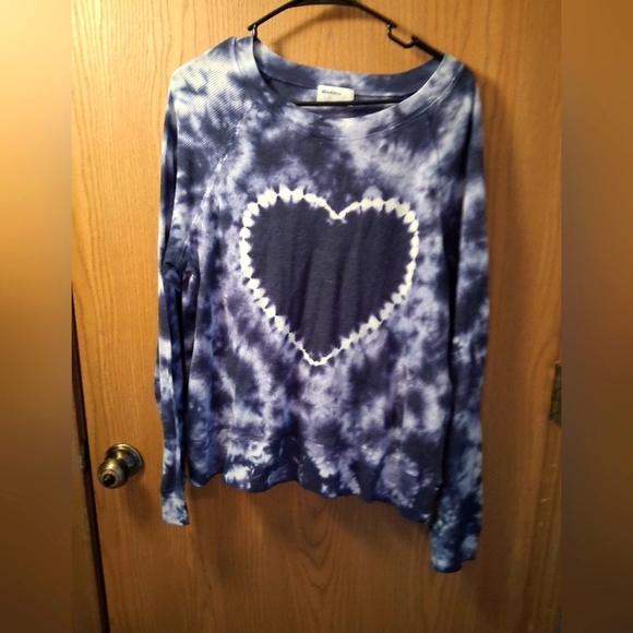 Tops - Blue Tie-Dye Heart Long Sleeve Shirt